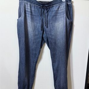 Lucy Pants Women’s Blue Jean Joggers. Size XL